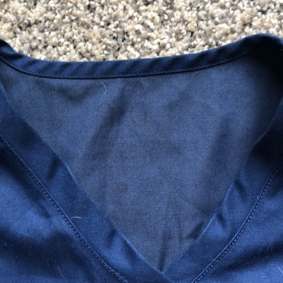 Scrub Top - Picture 3 of 4